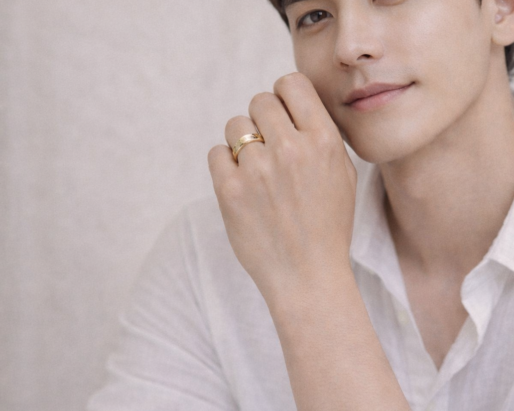 Men’s Classic Gold Wedding Band Ring Minimal & Timeless Design | Carave Paris