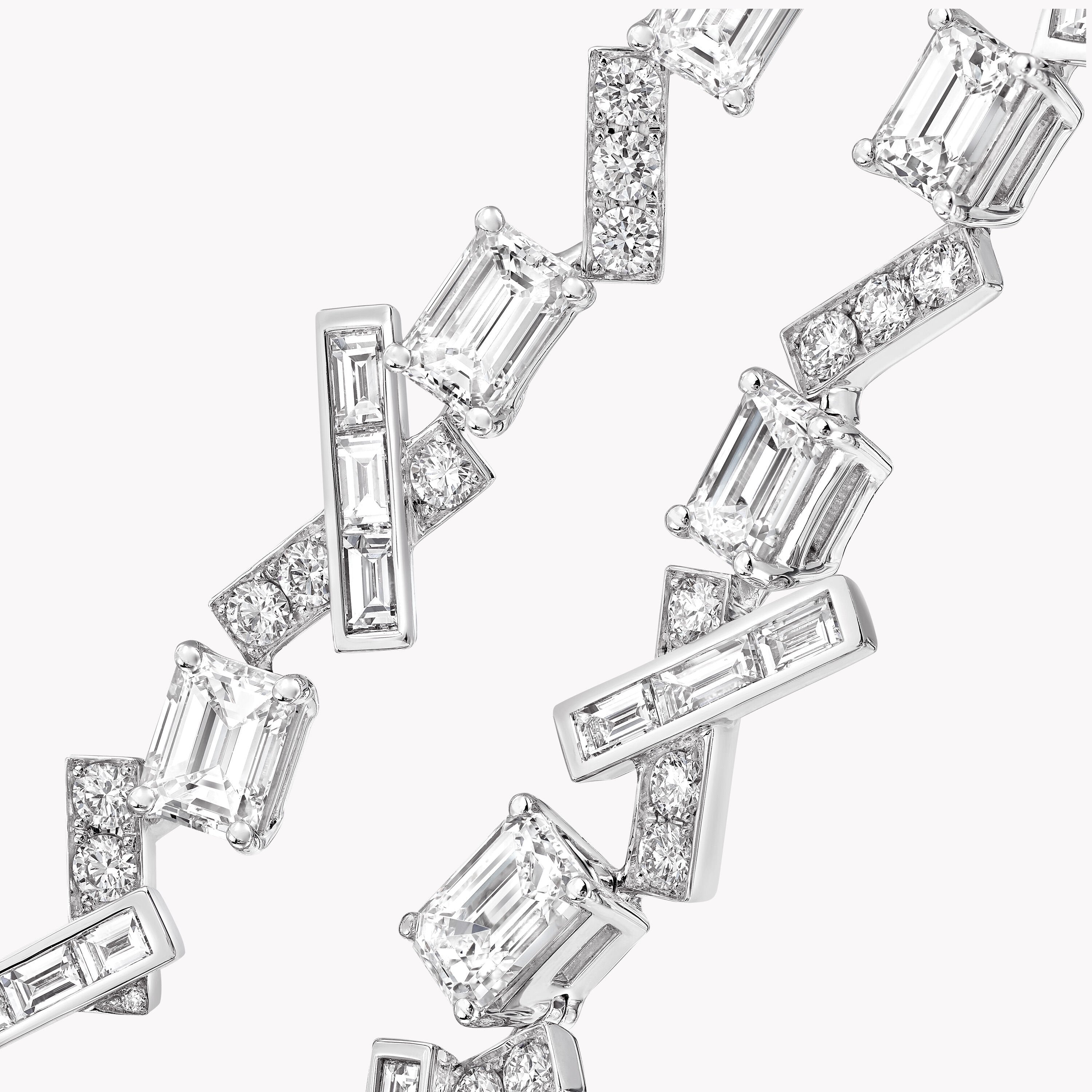 CaraveParisGeometricEmeraldCutDiamondNecklace_1.jpg