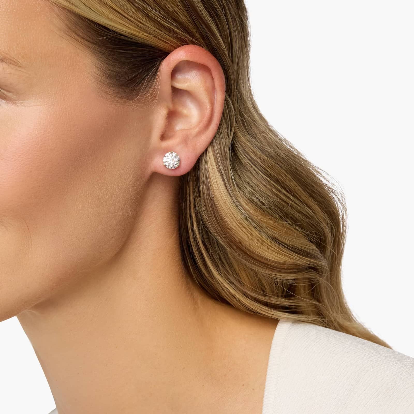 Round Brilliant Cut Diamond Solitaire Stud Earrings in Yellow Gold