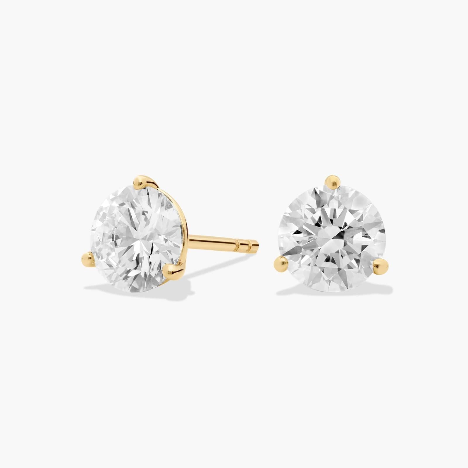 Sophisticated Round Diamond Stud Earrings in Yellow Gold with Push Back Closure