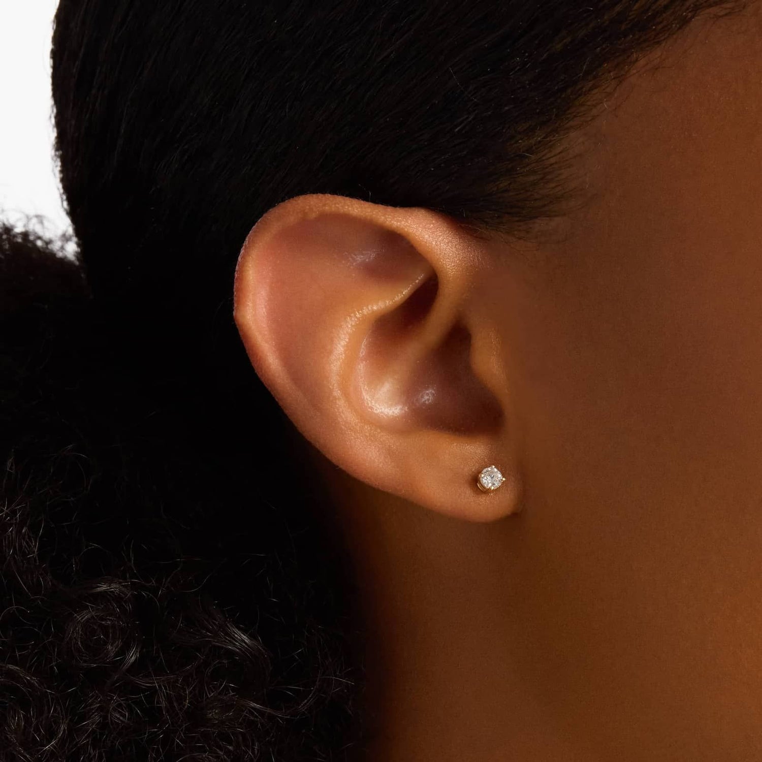 Carave Paris Delicate Round Solitaire Stud Earrings