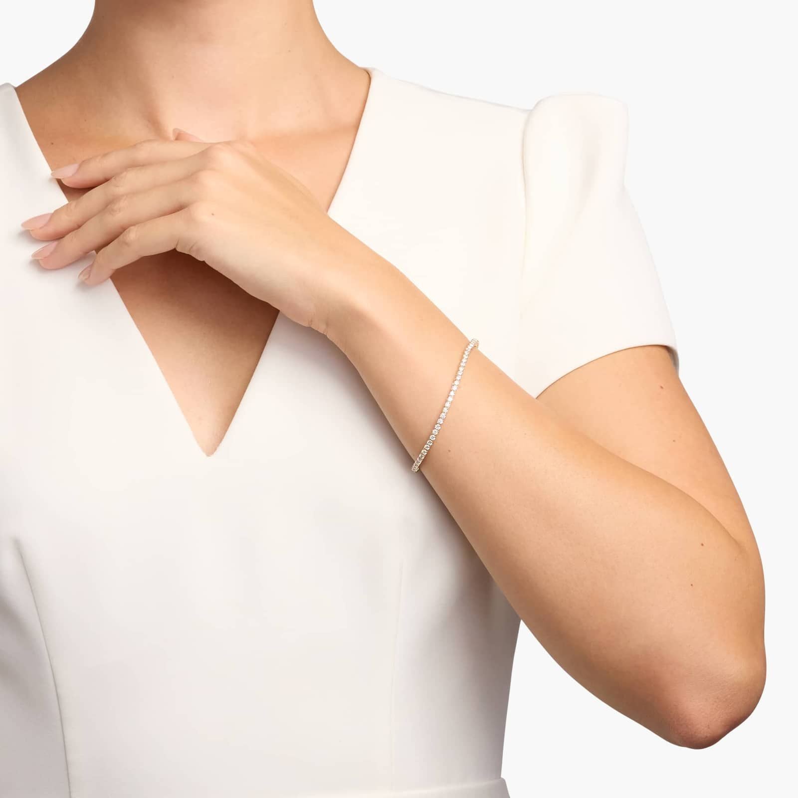 Round Diamond Tennis Bracelet in Polished Yellow Gold