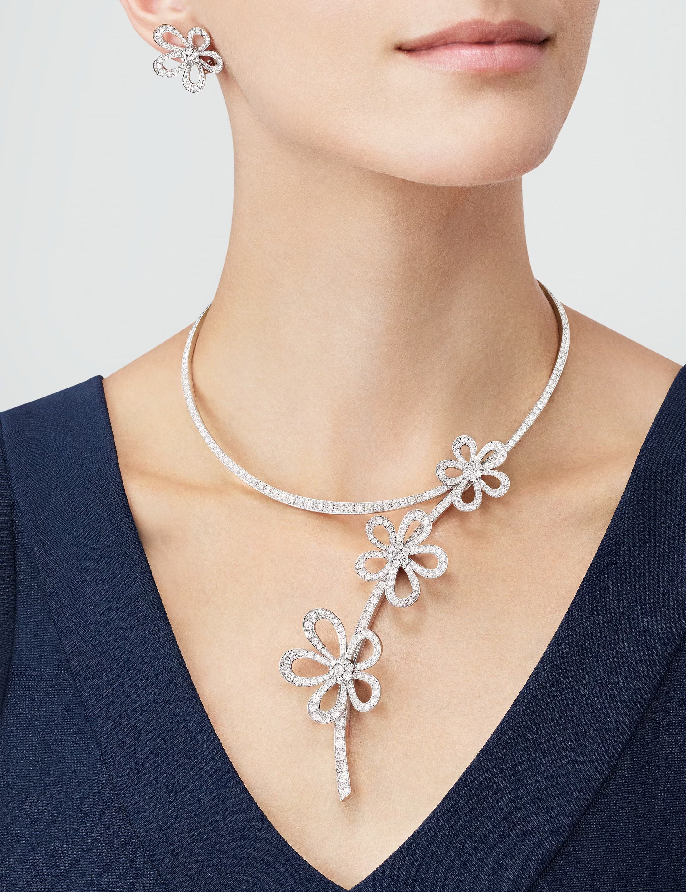 carave-paris-blooming-floral-diamond-collar-necklace_1.jpg