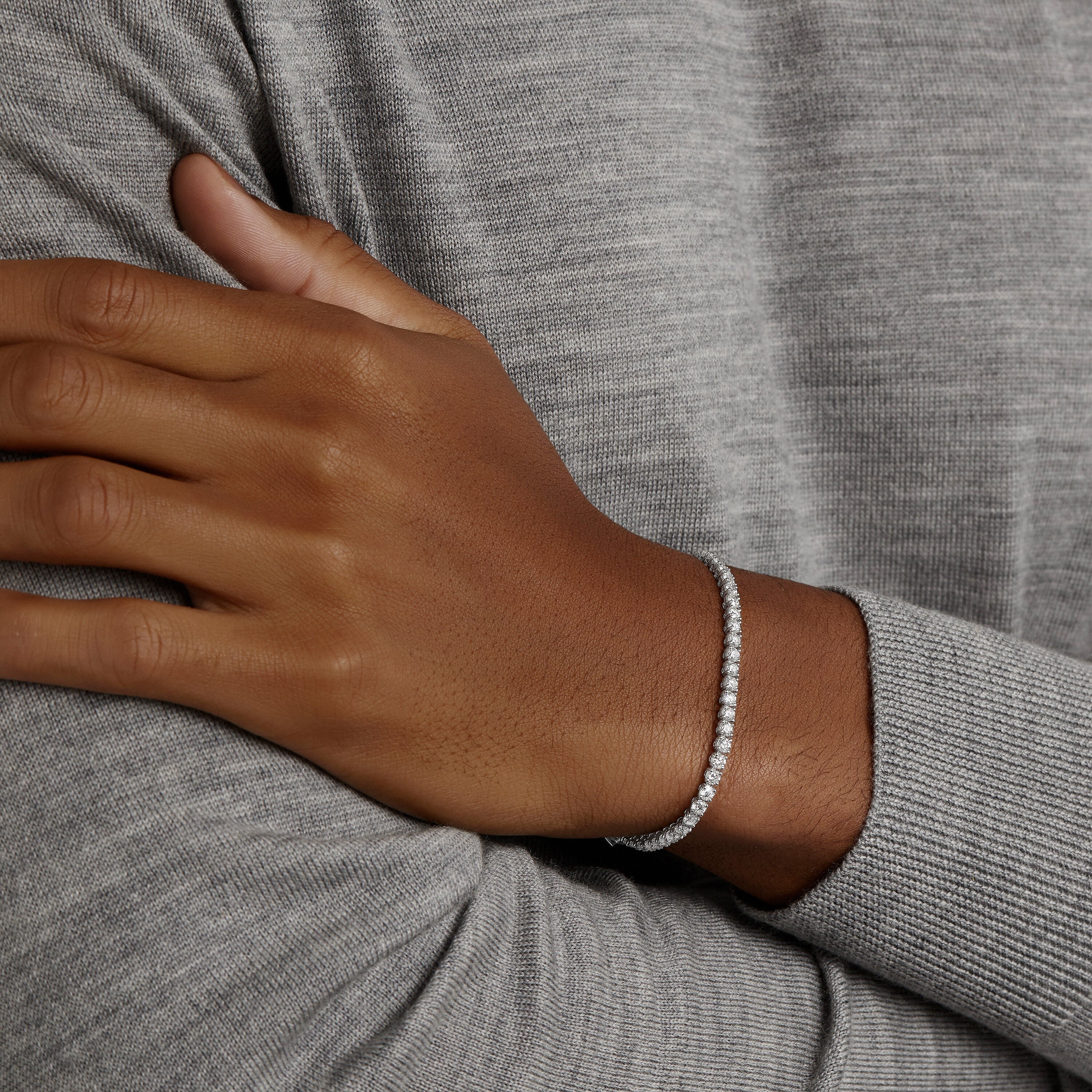 carave-paris-classic-diamond-tennis-bracelet-white-gold_2_05b9f593-4557-4c6a-99a1-eec0d68db68a.jpg