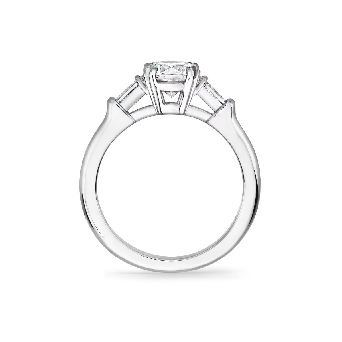 Carave Paris Round Cut Diamond Three Stone Engagement Ring