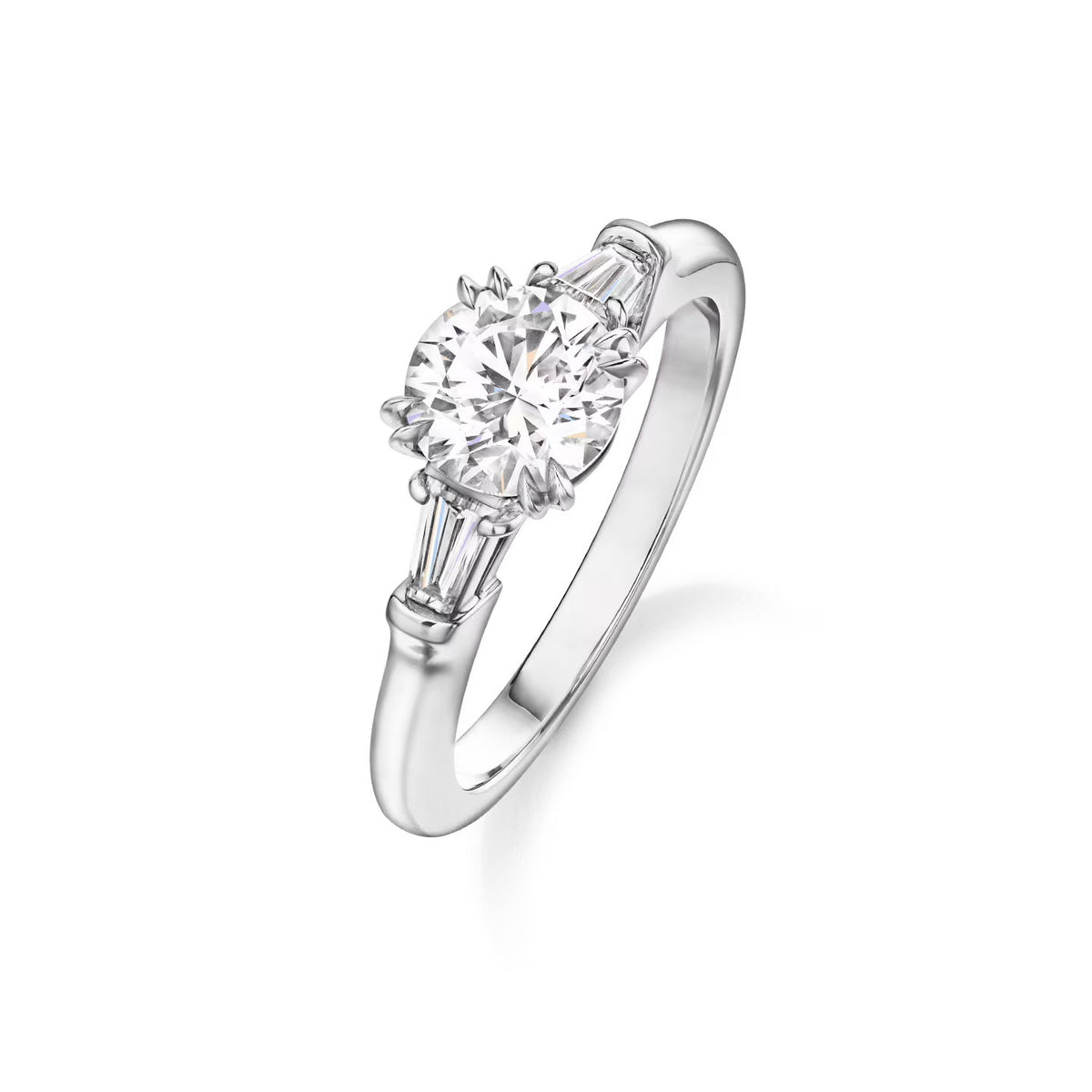 Carave Paris Round Cut Diamond Three Stone Engagement Ring