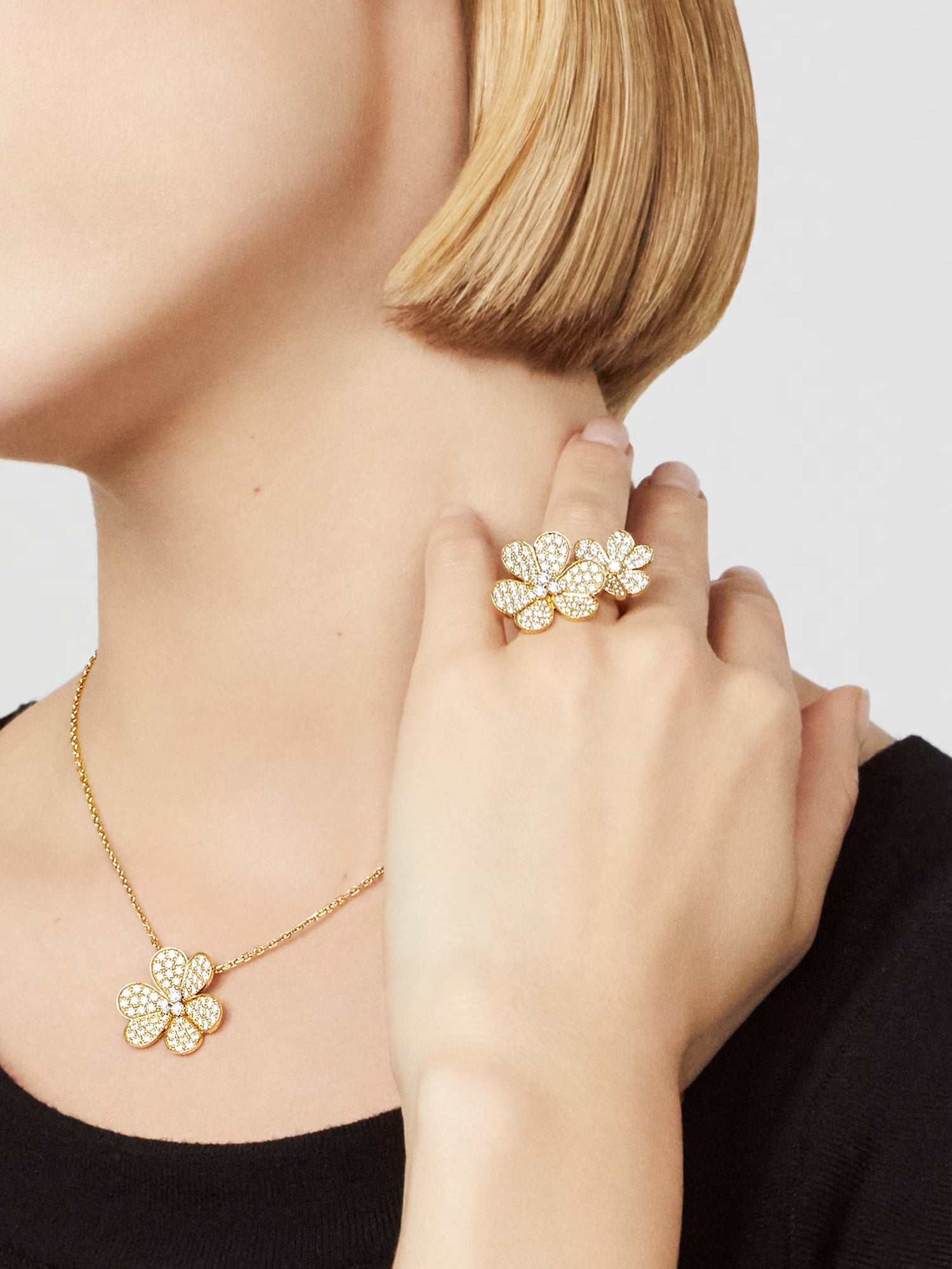 Carave Paris Diamond Flower Pendant Necklace