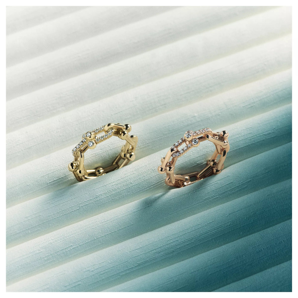 Carave Paris Diamond Link Chain Ring in Yellow Gold