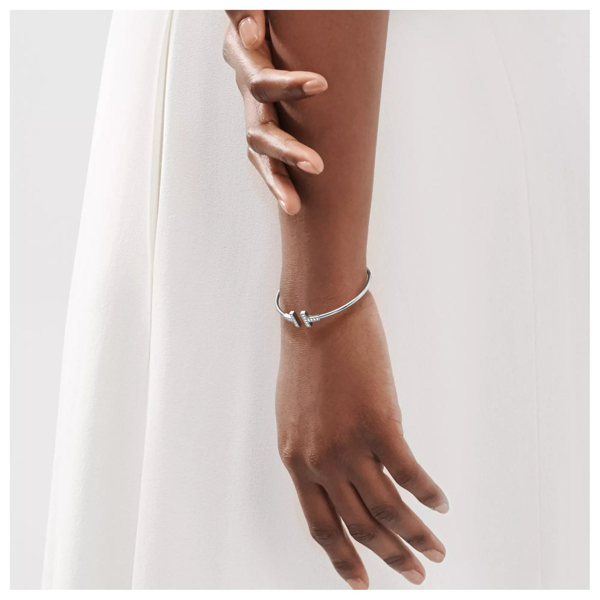 Carave Paris Diamond T Wire White Gold Bracelet for Women