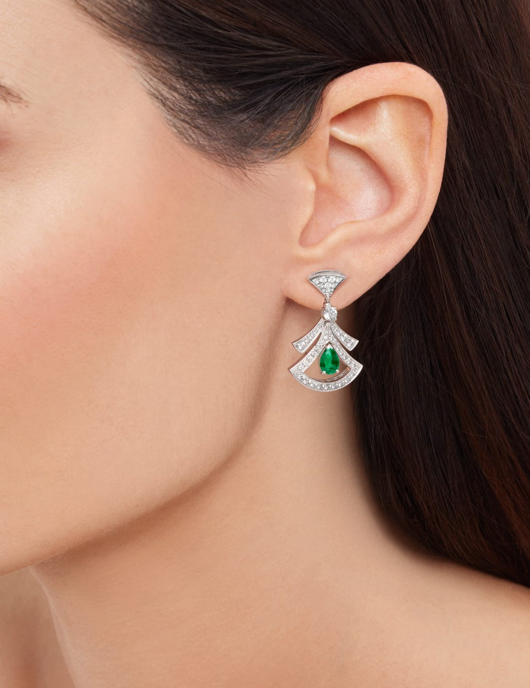carave-paris-diva-emerald-diamond-drop-earrings-white-gold_1.jpg