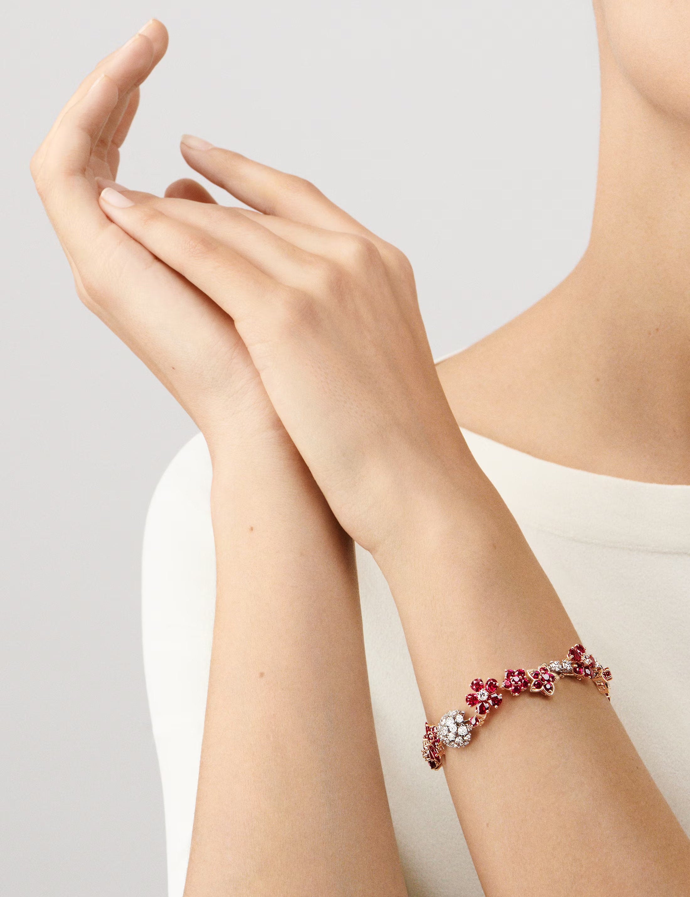carave-paris-enchanted-garden-multi-gem-floral-bracelet_5_a1b31abd-53a7-4e7b-9d6d-aca0bf1178eb.jpg