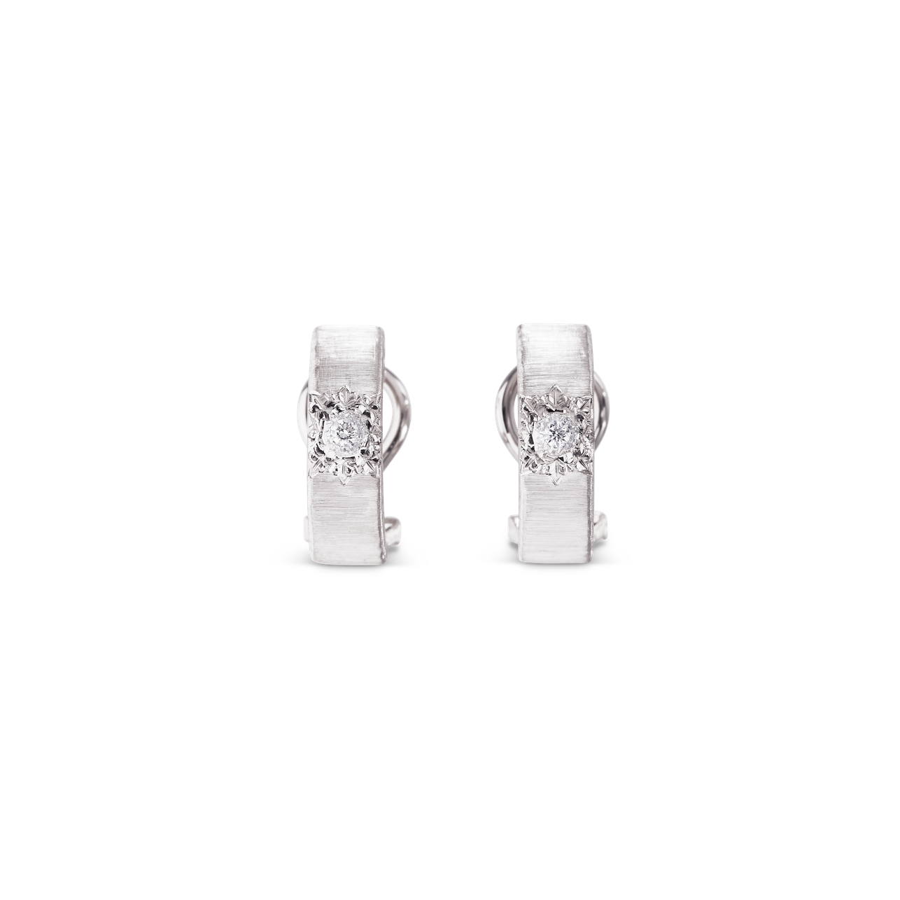carave-paris-etoile-solaire-diamond-huggie-earrings_2_c43b084b-c7f4-4b28-9241-4c184a53616d.png