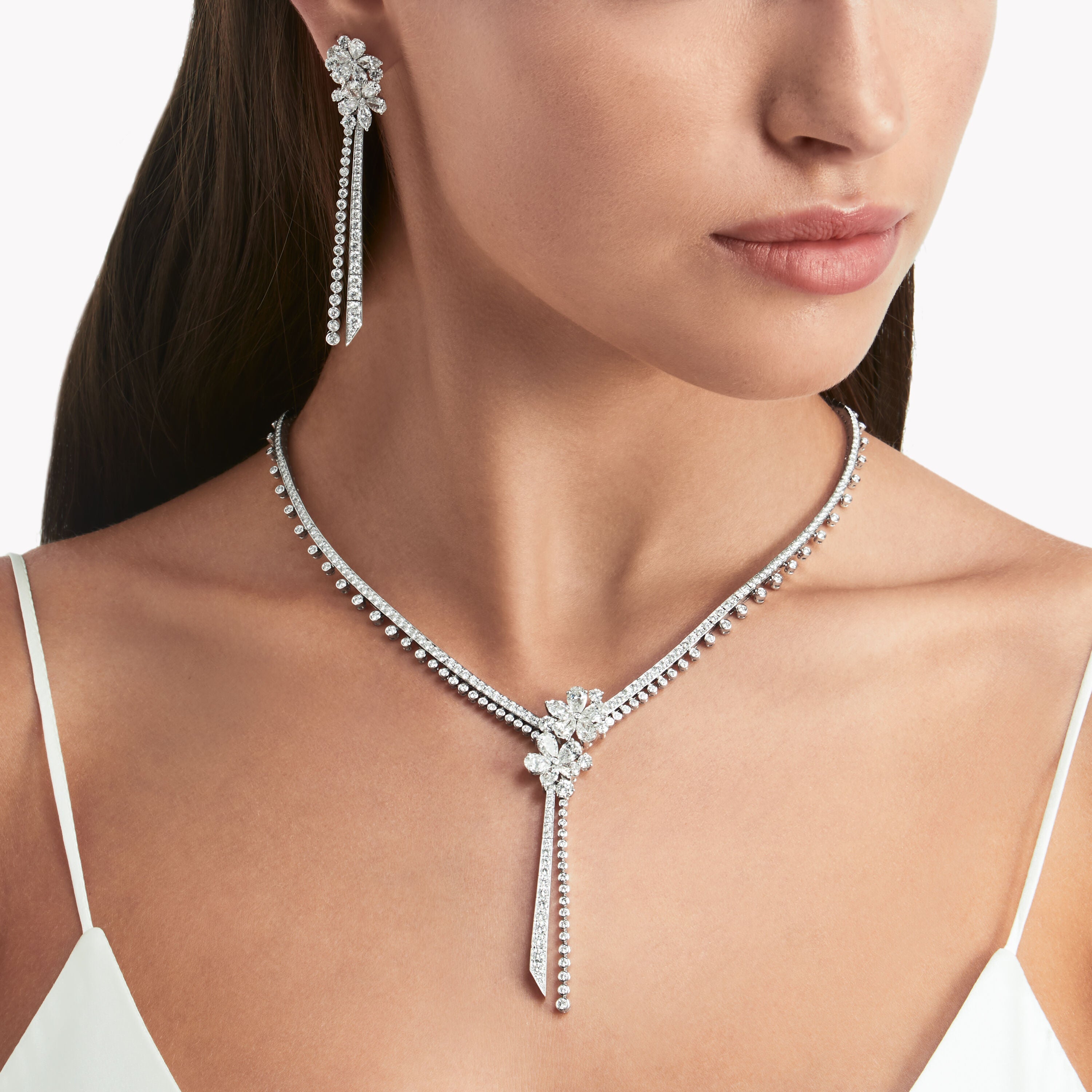 carave-paris-floral-diamond-drop-earrings_3_d7e245b2-2a9e-4b44-8bcf-61be2e7dfc3c.jpg