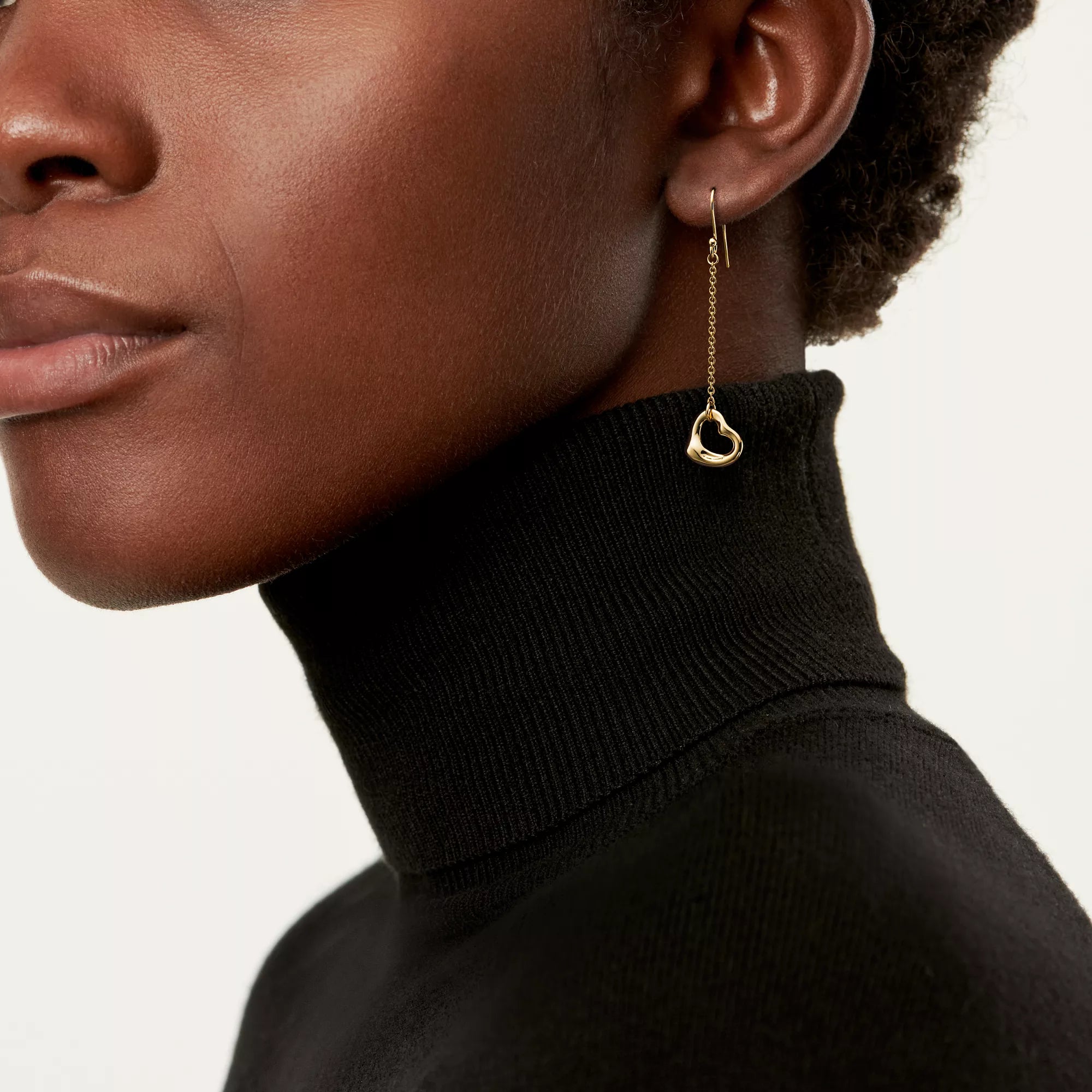 carave-paris-fluid-heart-drop-chain-earrings_6.webp