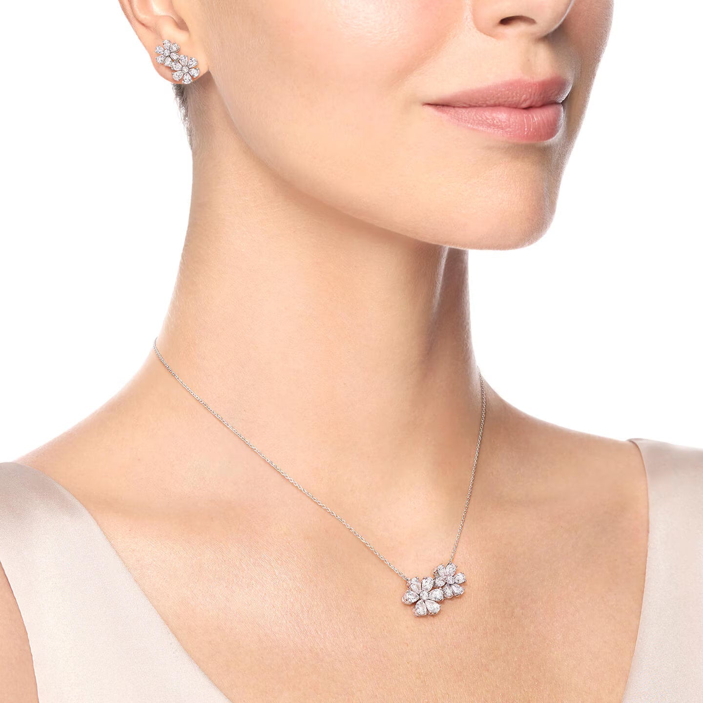 carave-paris-forget-me-not-diamond-twin-earrings_1_4d6e047d-d762-499f-9686-a8637db086b0.jpg