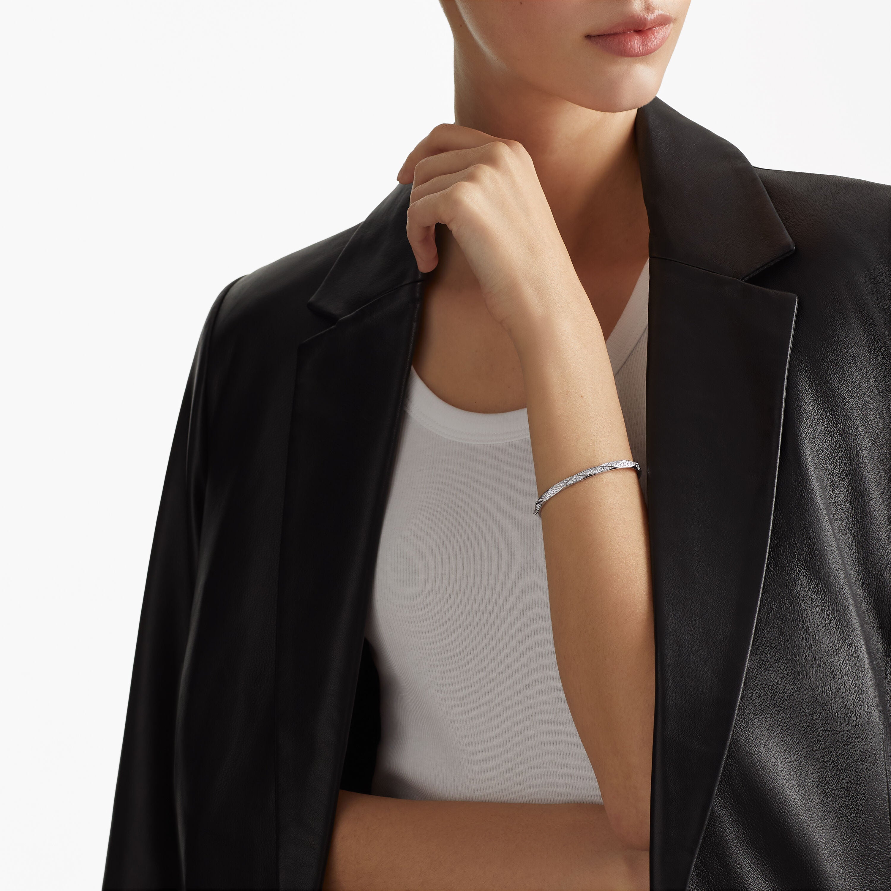 Carave Paris Geometric Diamond Bangle