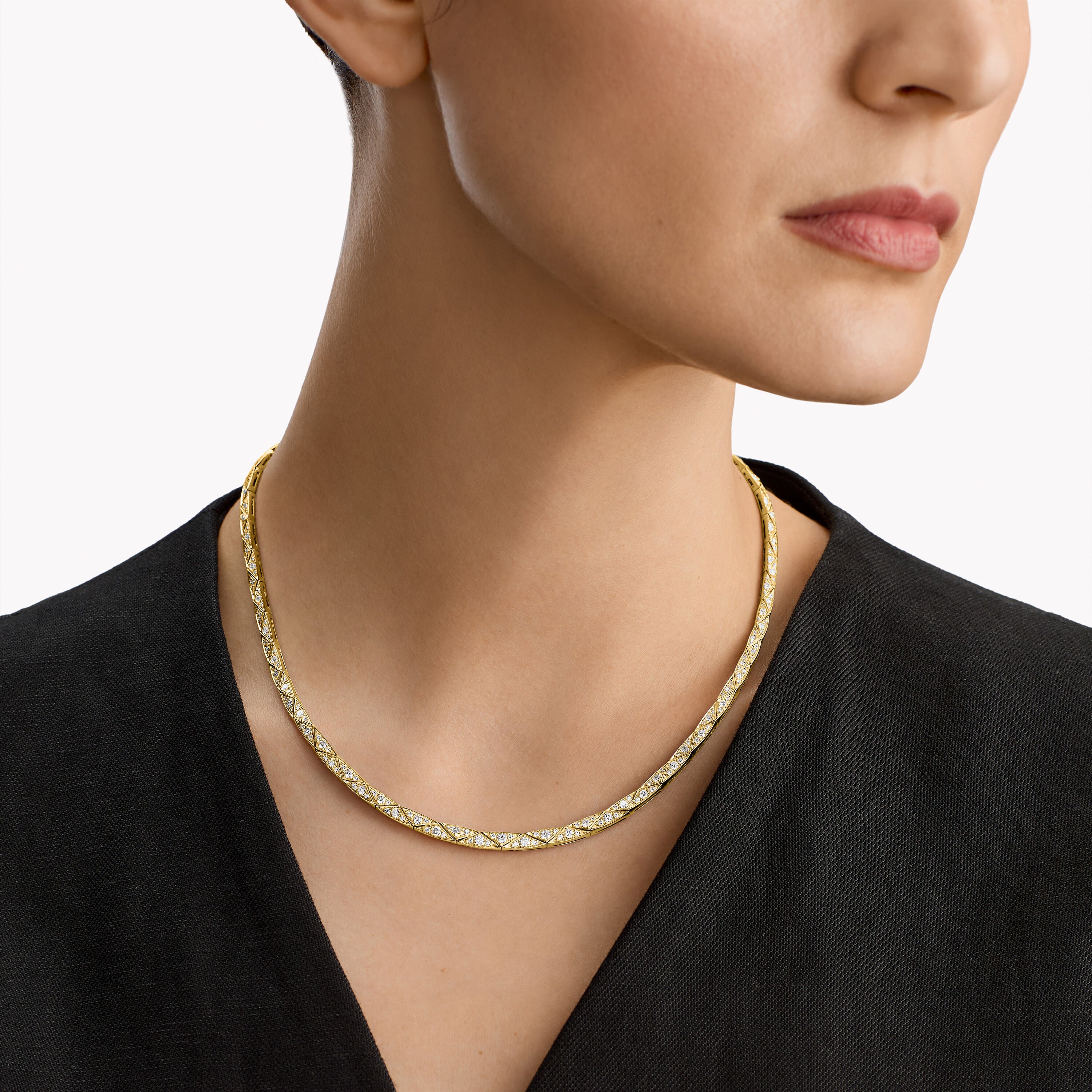 carave-paris-geometric-diamond-collar-necklace_4.jpg