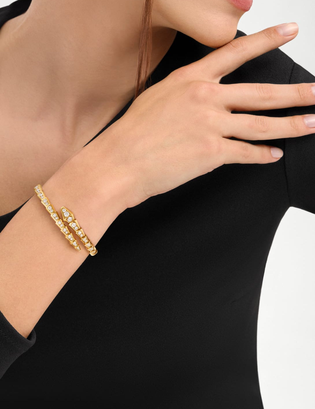 carave-paris-geometric-diamond-open-bangle-bracelet_1_db797c81-c19b-43bf-85ec-3d1ac5273f4d.jpg