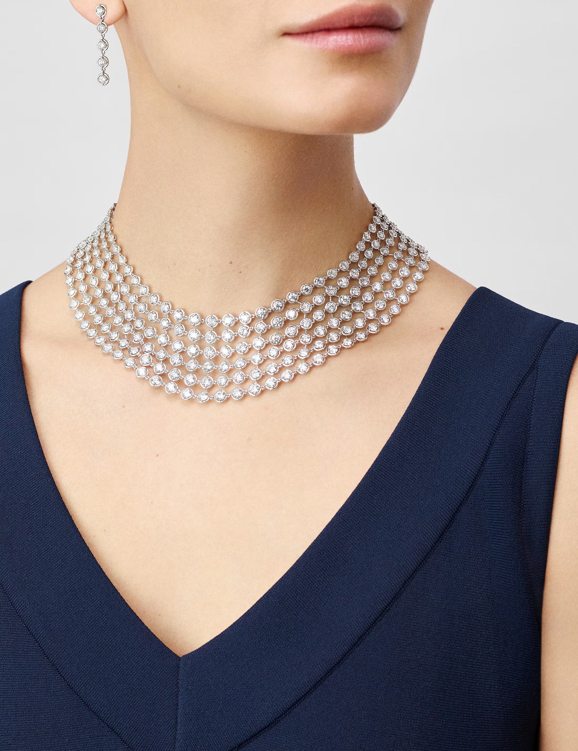 carave-paris-grand-cascade-bezel-diamond-choker_2_1cd70234-f773-40d6-9733-42145876f87e.jpg