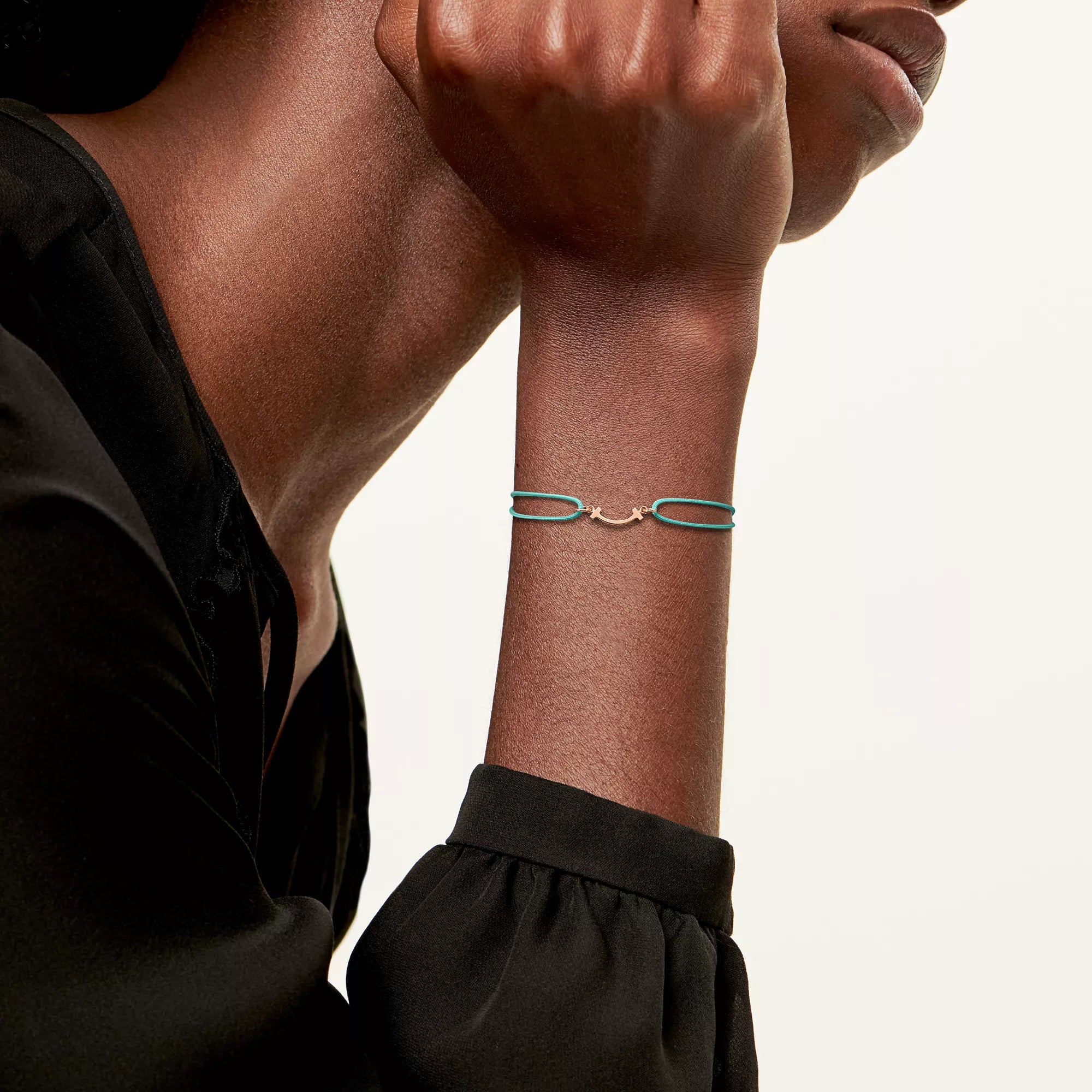 carave-paris-lucky-horseshoe-rose-gold-cord-bracelet-for-men_4.webp