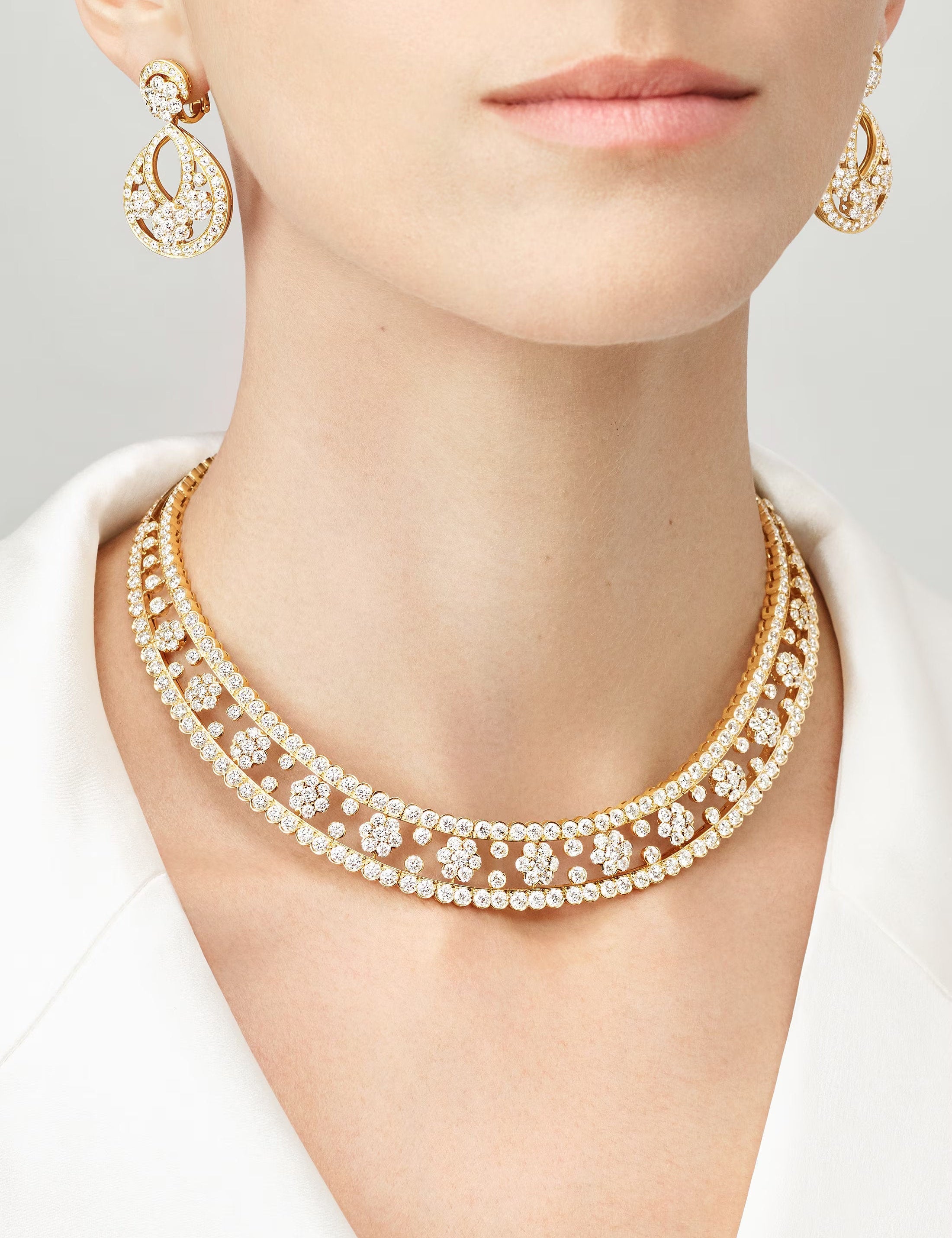 carave-paris-luminous-floral-diamond-collar-necklace_1.jpg