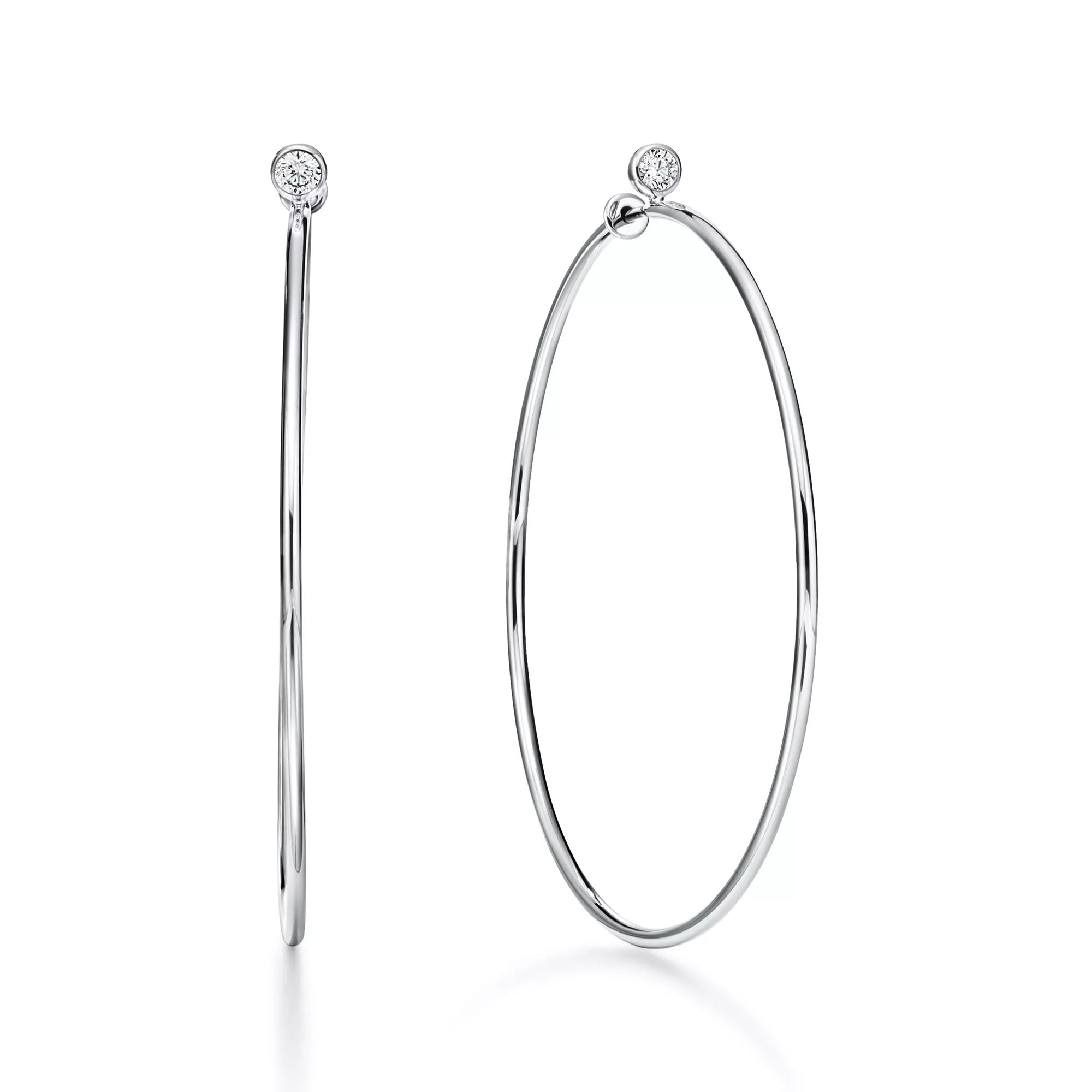 carave-paris-minimalist-oval-hoop-earrings_1.webp