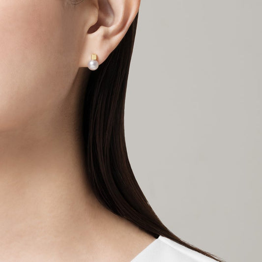 Carave Paris Minimalist Pearl Stud Earrings