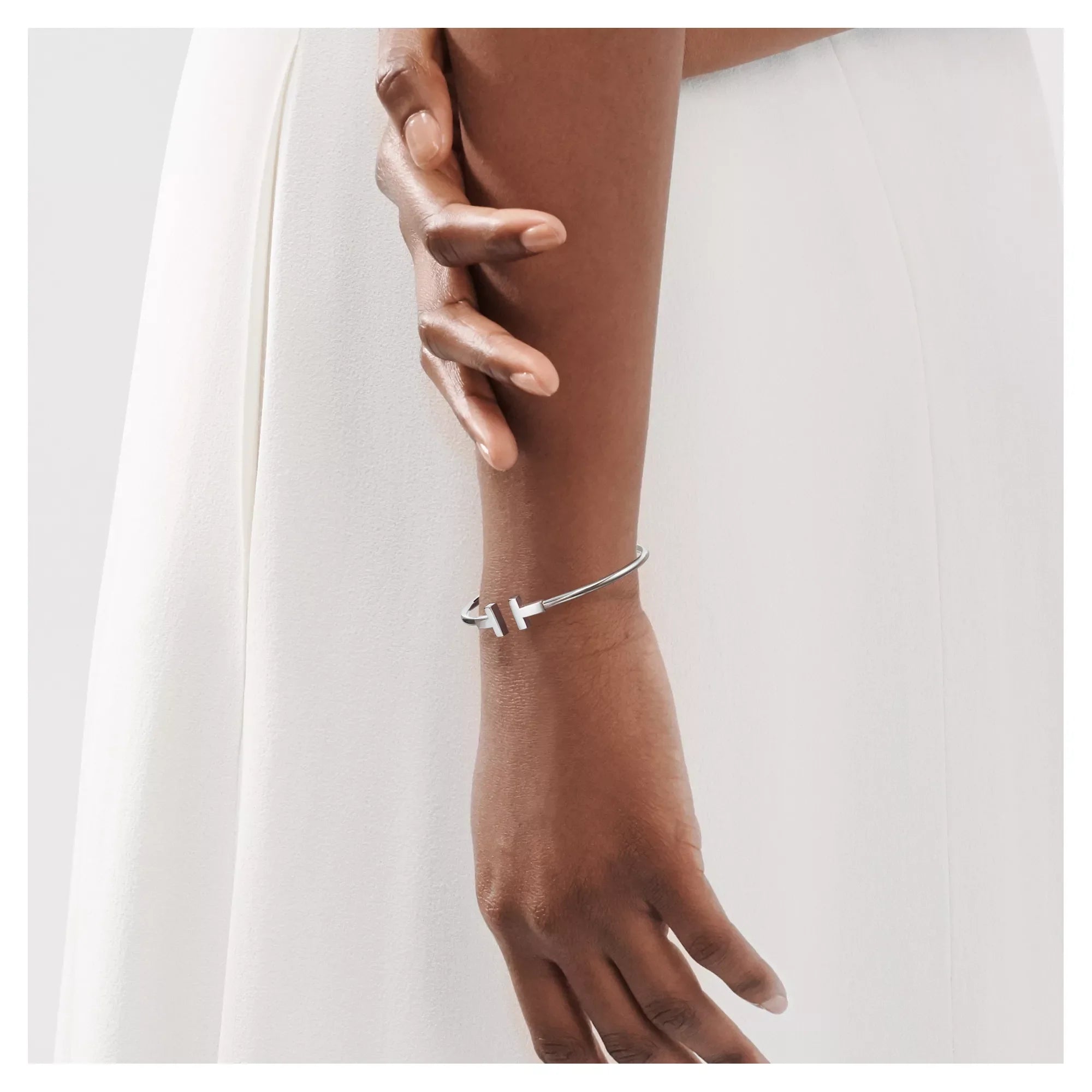 Carave Paris Minimalist T Wire Bracelet