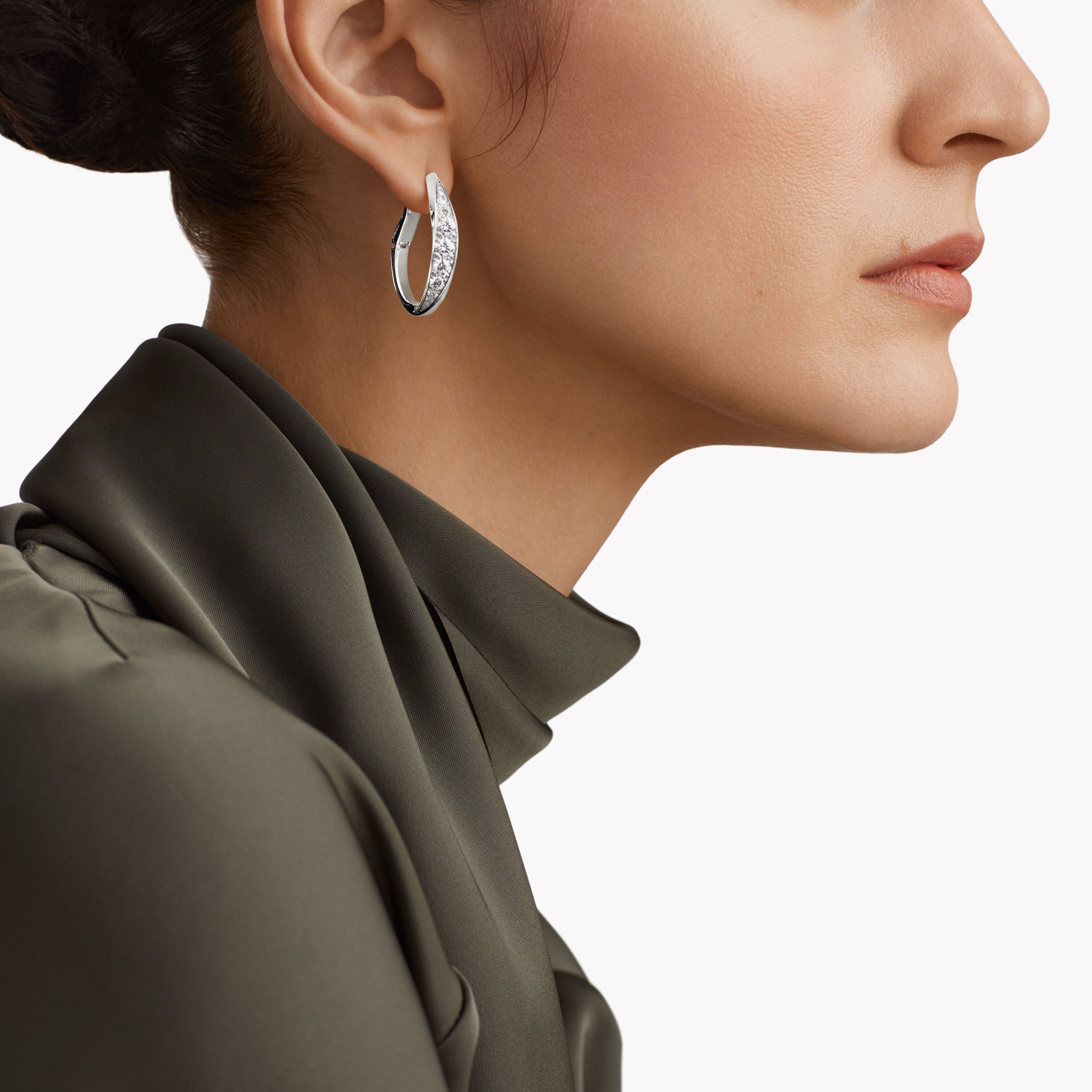 carave-paris-pave-diamond-huggie-earrings_1_3a05455f-54e9-46dc-82d8-7d54e61adfea.jpg