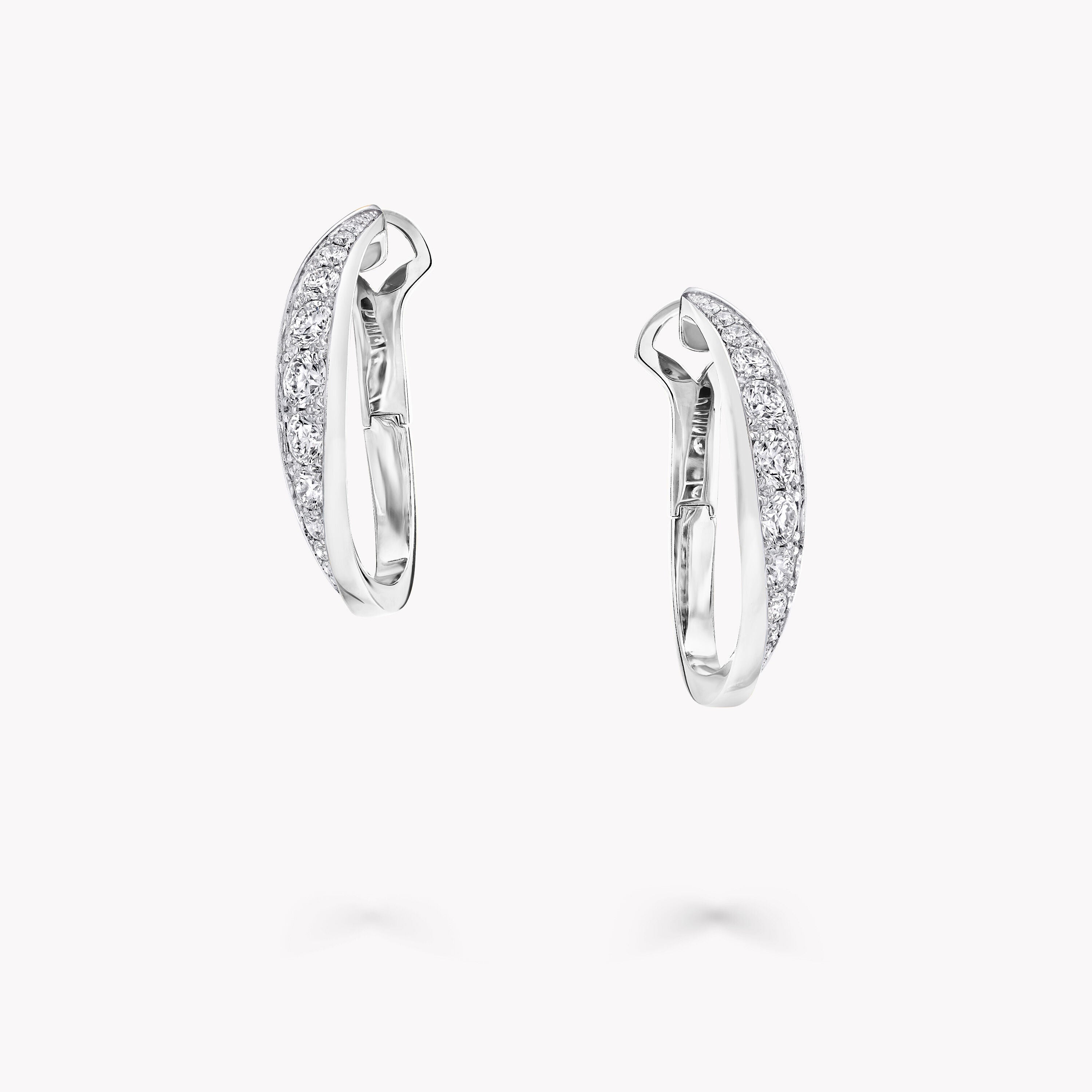 carave-paris-pave-diamond-huggie-earrings_2_a977117f-53e2-4f1f-95c0-905e540d6bbd.jpg
