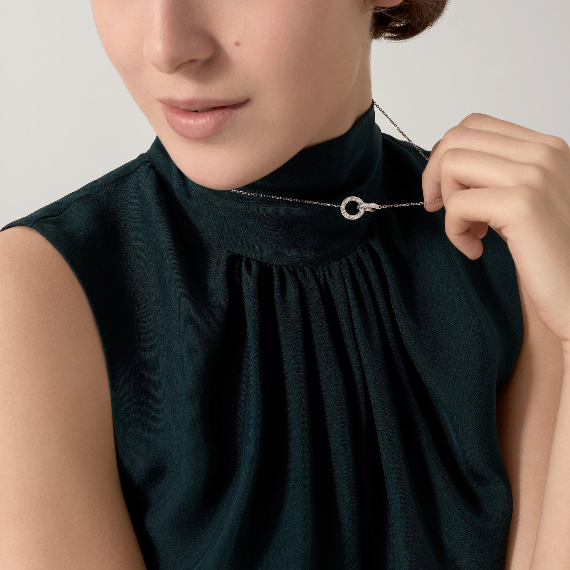 Carave Paris Pavé Interlocking Circle Pendant Necklace