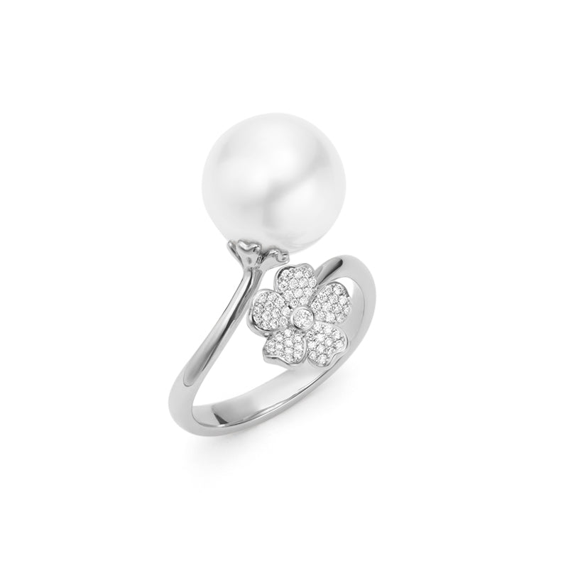 Carave Paris Pearl Bloom Statement Ring