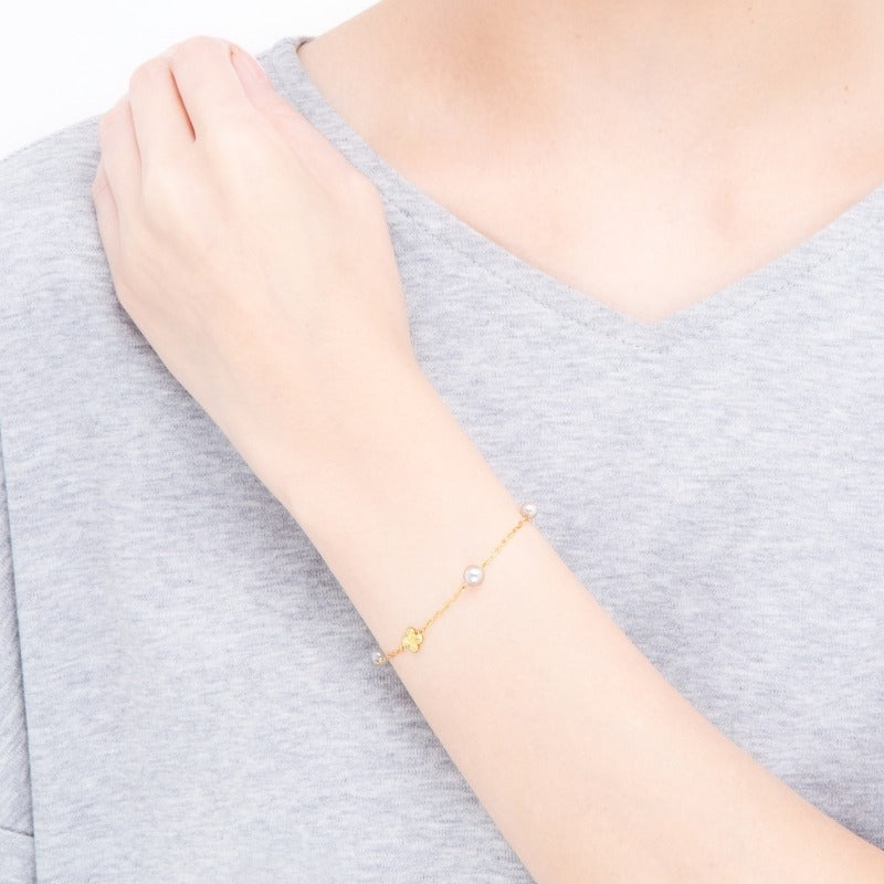 carave-paris-pearl-floral-motif-chain-bracelet_2_93cb39a6-1c91-4edc-9a05-dc443f8539eb.jpg