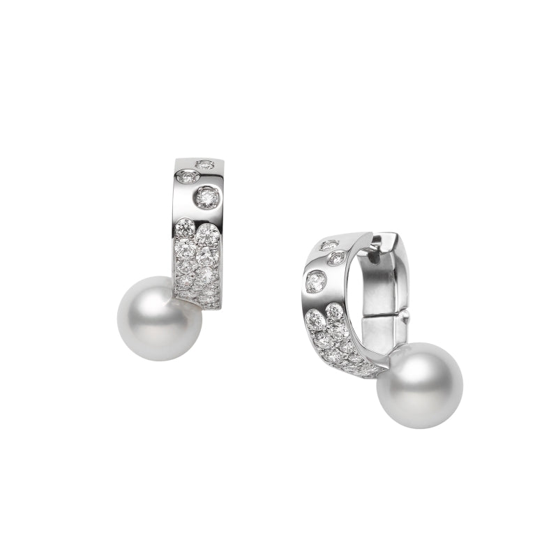 carave-paris-pearl-huggie-hoop-earrings_1_92e3039a-0f37-4027-9d44-cc2fb941d15f.jpg