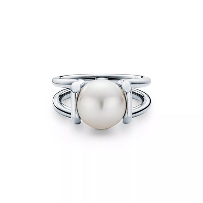 Carave Paris Pearl Orbit Ring