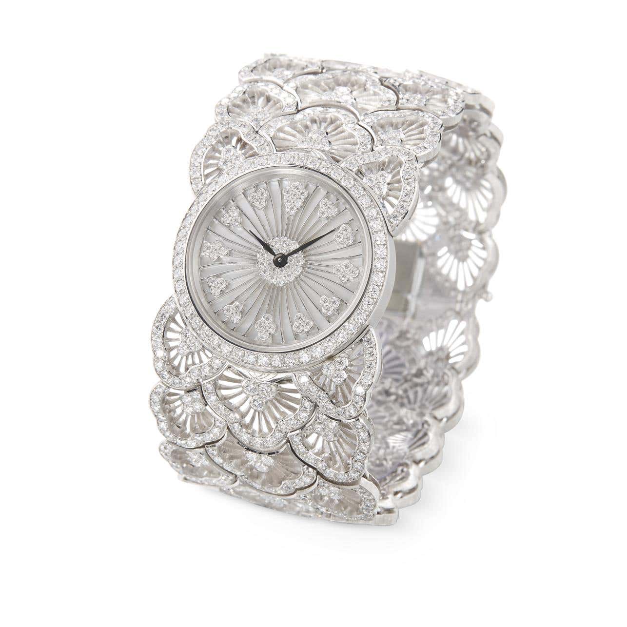 carave-paris-radiant-floral-diamond-bracelet-watch_2.jpg