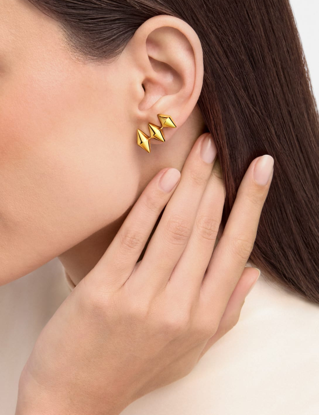 carave-paris-serpenti-pyramid-gold-single-ear-cuff.jpg