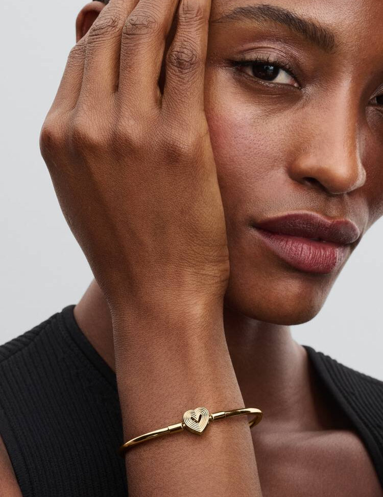 gold-plated-sterling-silver-heart-clasp-bangle-bracelet-women_3.jpg