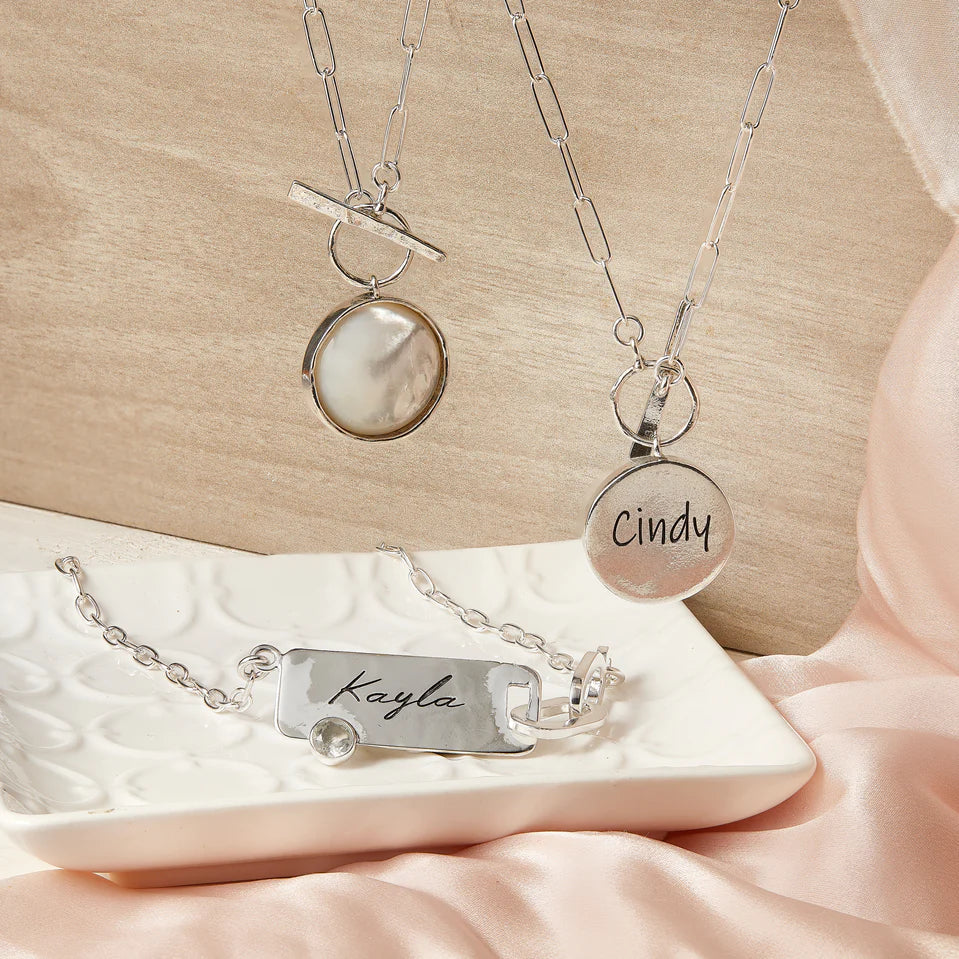 Round Mother of Pearl Toggle Silver Necklace