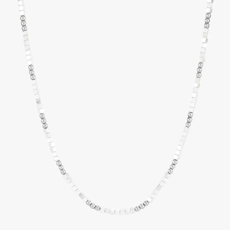 luxedazzl-silver-circle-pendant-necklace_190.webp