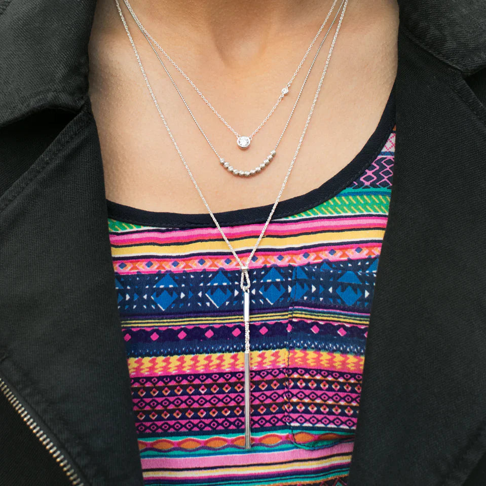 luxedazzl-silver-circle-pendant-necklace_35.webp