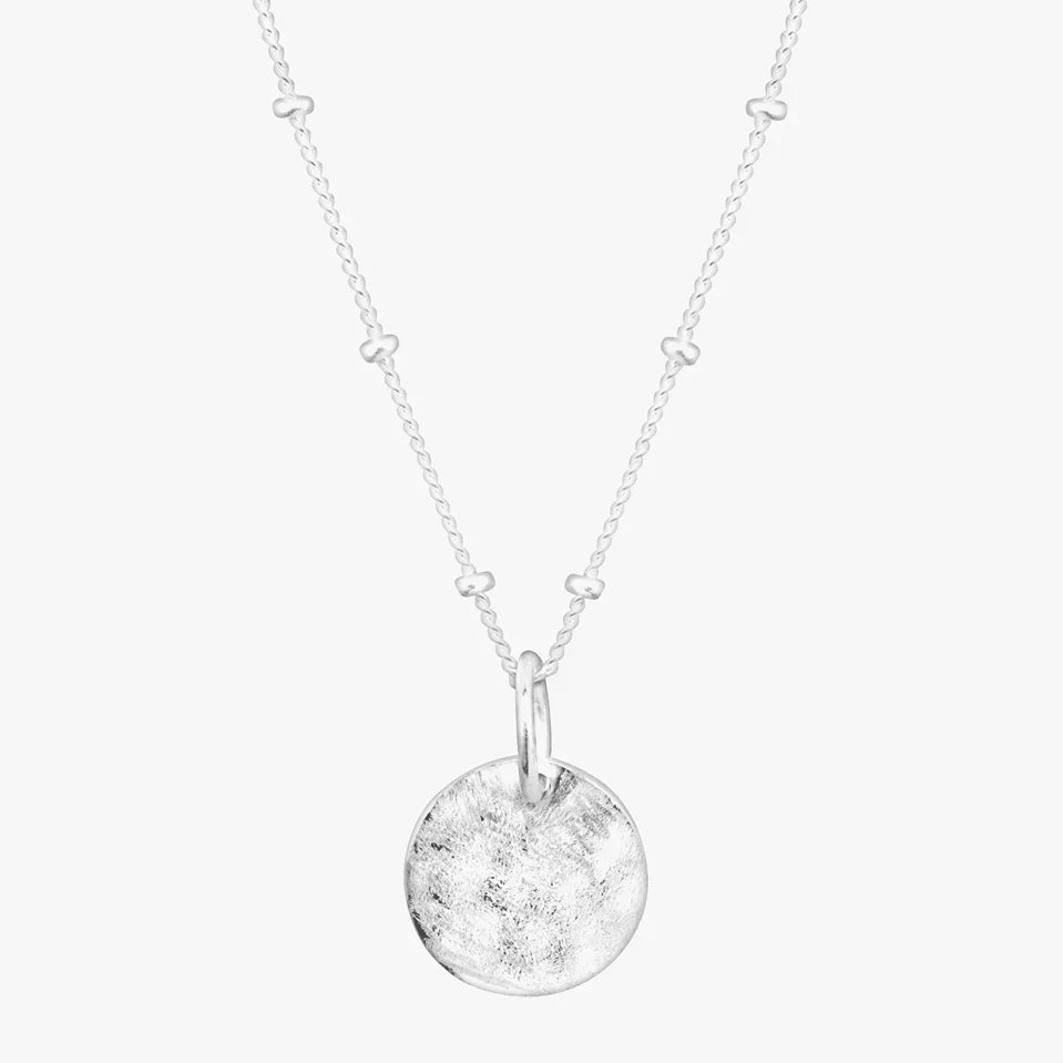 luxedazzl-silver-circle-pendant-necklace_451.webp