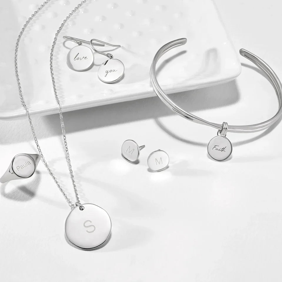luxedazzl-silver-circle-pendant-necklace_508.webp