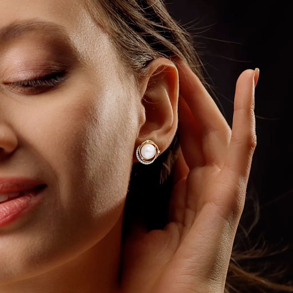 Carave Paris Pearl Halo Circle Stud Earrings