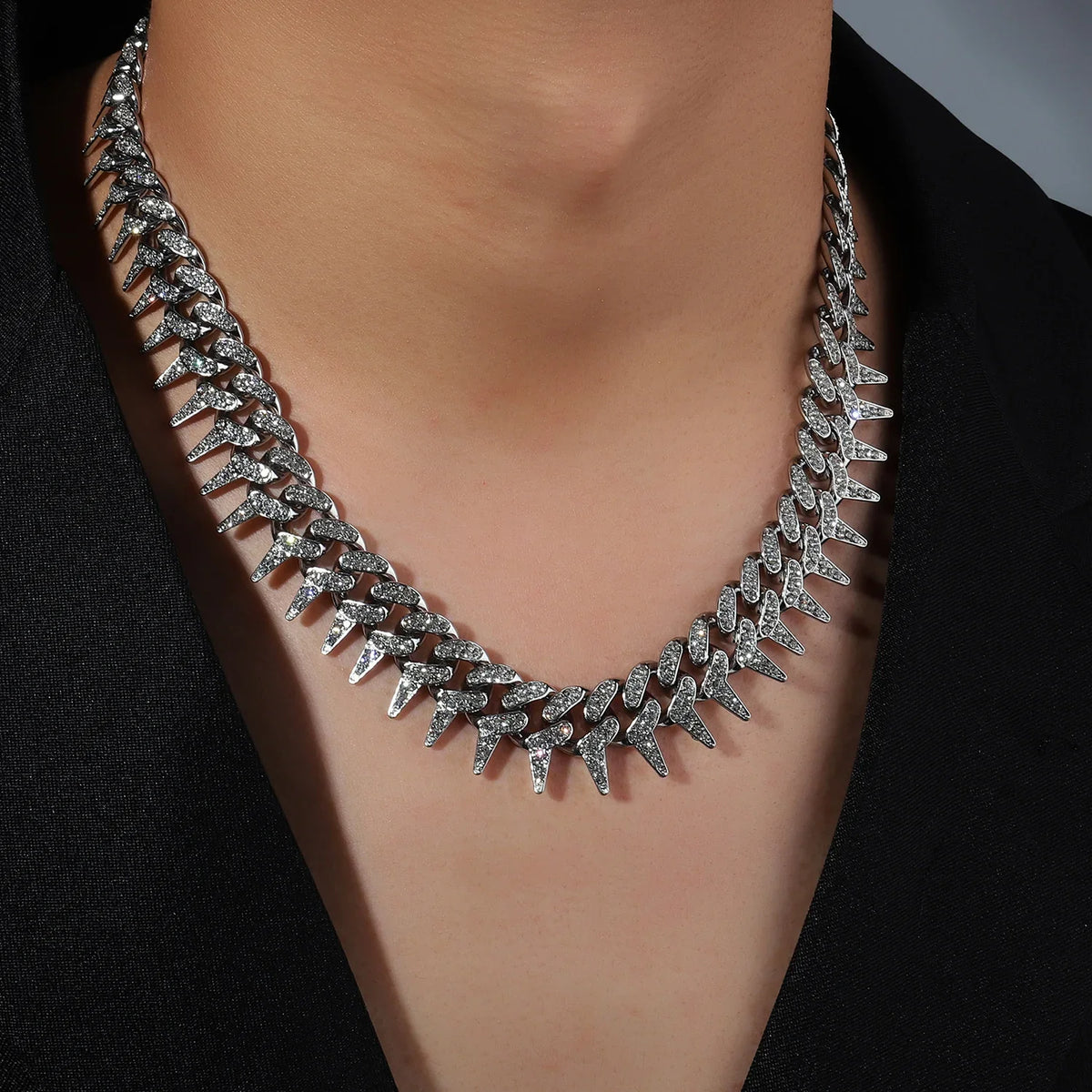 Carave Paris Pavé Fishtail Link Necklace