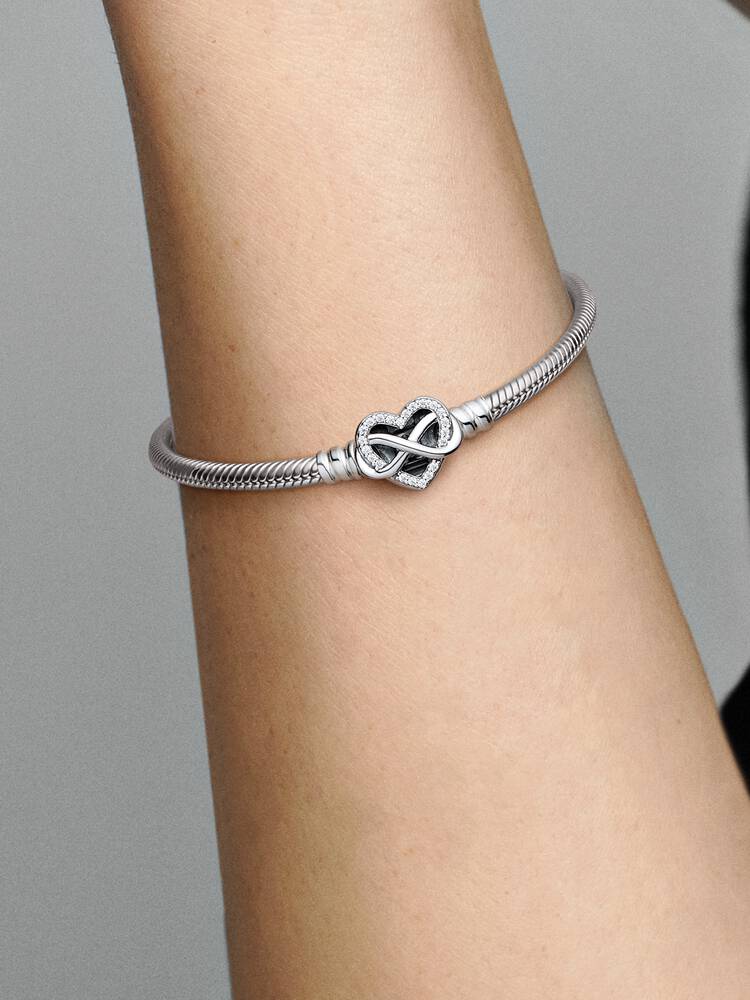 Carave Paris Infinity Heart Pavé Bracelet