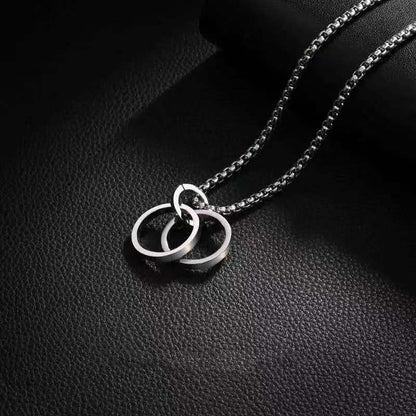 Carave Paris Interlocking Circle Pendant Necklace
