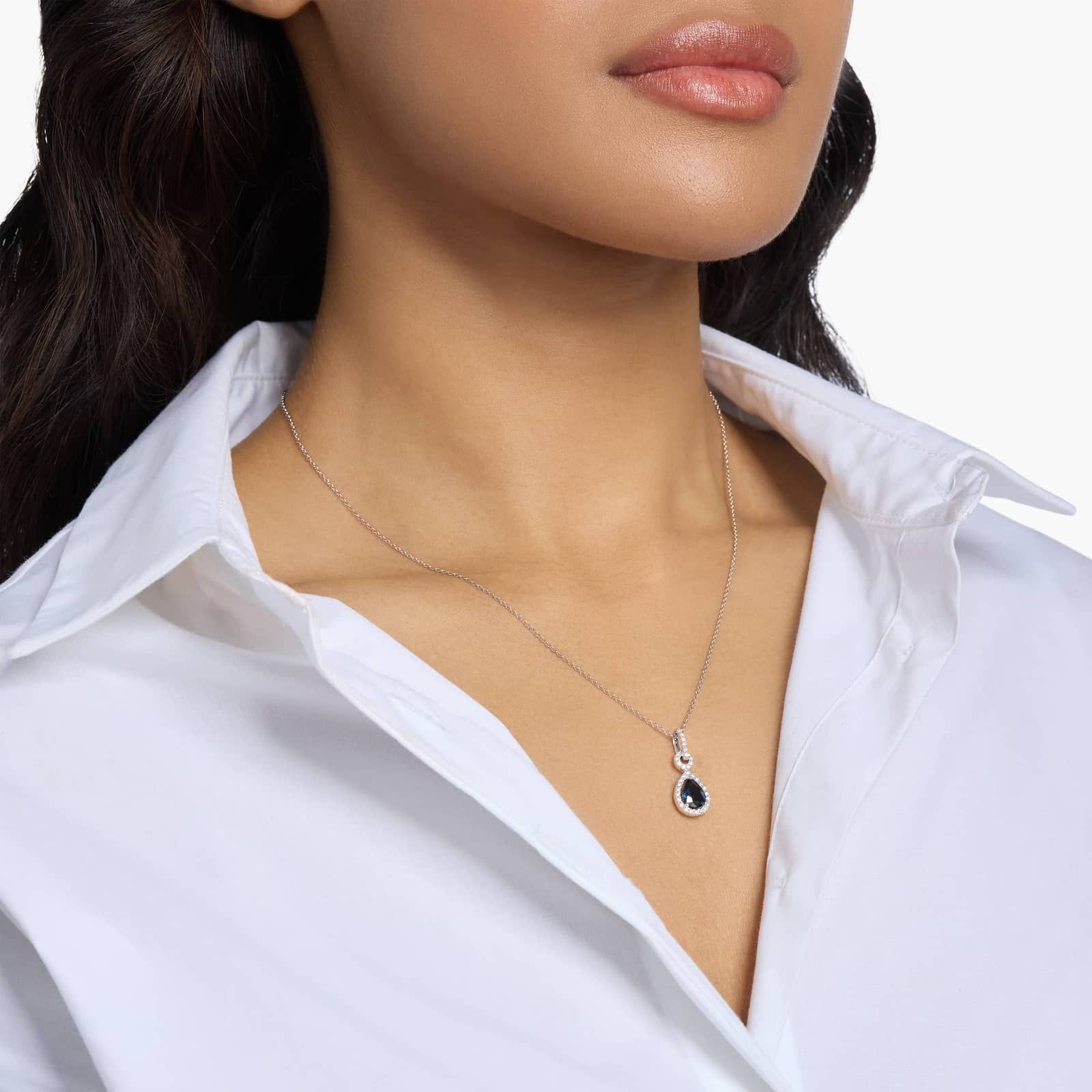 teardrop-blue-sapphire-diamond-halo-pendant-necklace_3_eef45679-8207-4c72-bbb1-a8f8571c5525.jpg